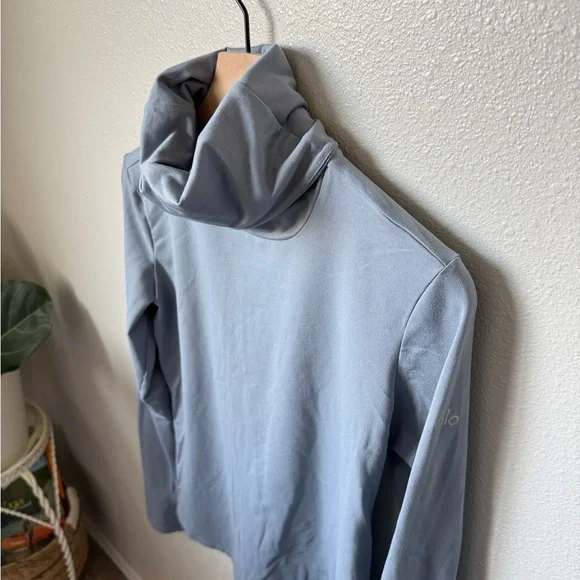 ALO Yoga Light Blue-Grey Turtleneck Top - Picture 3 of 5